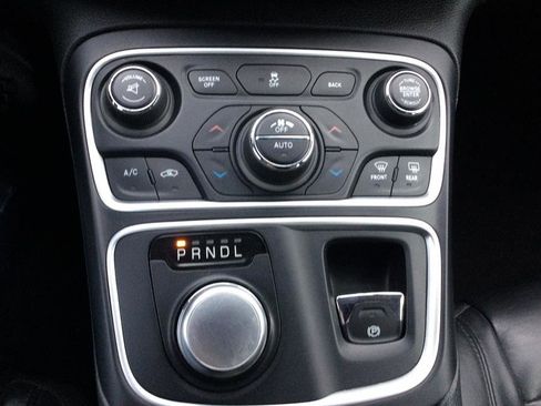 Used 2015 Chrysler 200 C w/ Navigation & Sound Group I image 17