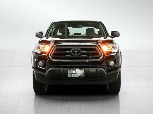 Used 2022 Toyota Tacoma SR5 AWD/4WD image 8