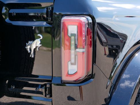 Used 2026 Ford Bronco Outer Banks AWD/4WD image 17