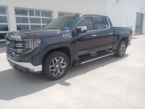 Used 2024 GMC Sierra 1500 SLT w/ SLT Premium Package AWD/4WD image 7