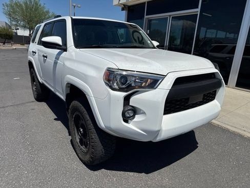 Used 2024 Toyota 4Runner SR5 AWD/4WD image 5