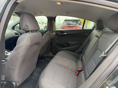 Used 2019 Chevrolet Cruze LT w/ Convenience Package image 10