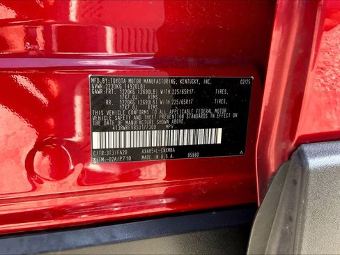 Used 2025 Toyota RAV4 XLE AWD/4WD image 36