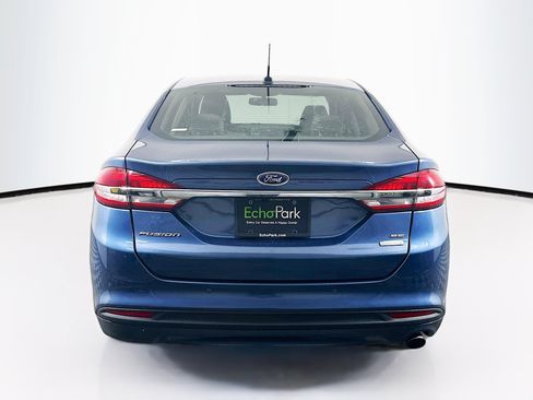 Used 2018 Ford Fusion SE w/ Fusion SE Technology Package FWD image 7