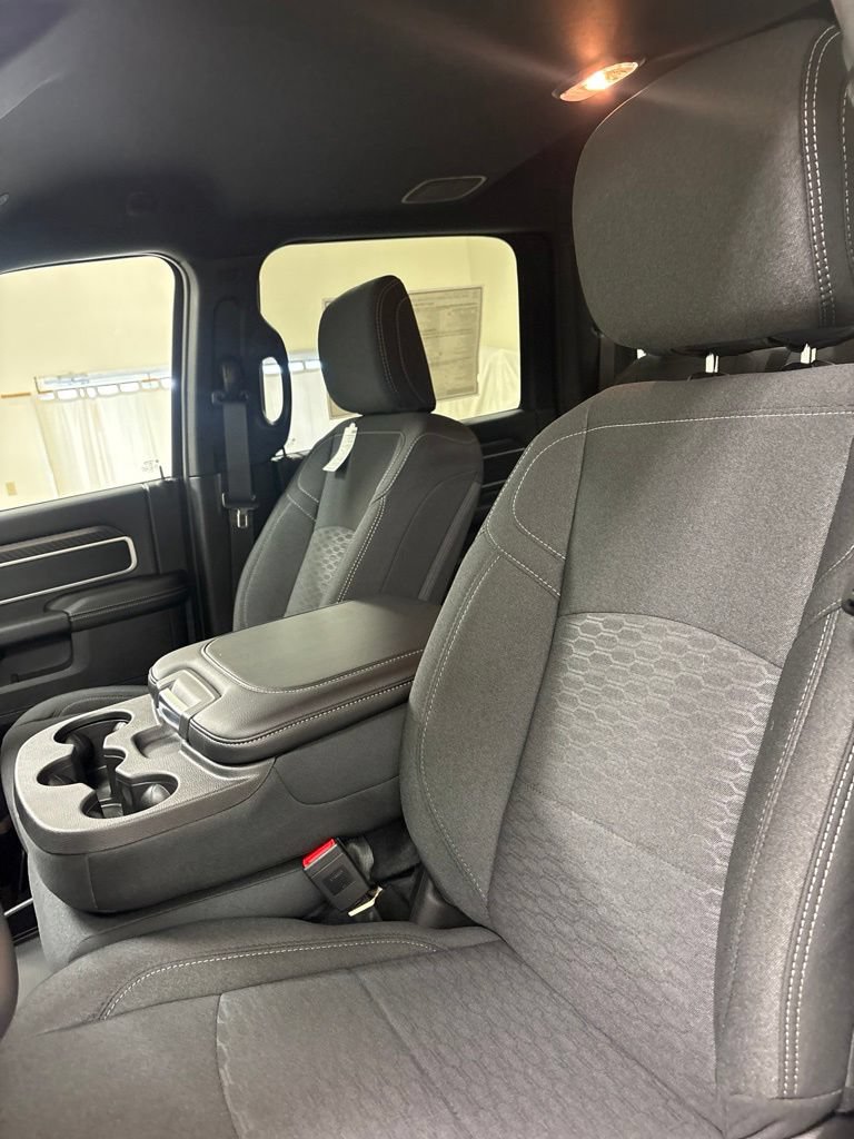 New 2026 RAM 2500 Big Horn AWD/4WD image 16