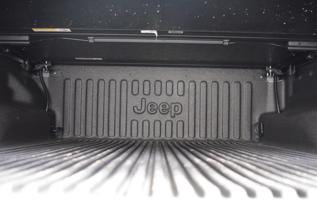 Used 2026 Jeep Gladiator Mojave AWD/4WD image 28