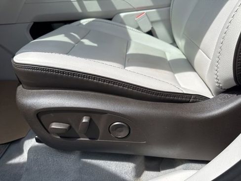 Used 2025 GMC Acadia Denali FWD image 11
