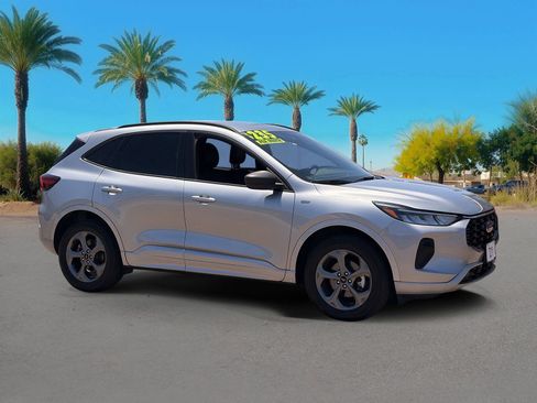Certified 2024 Ford Escape ST-Line AWD/4WD image 7