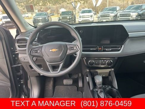 Used 2025 Chevrolet TrailBlazer LT AWD/4WD image 18