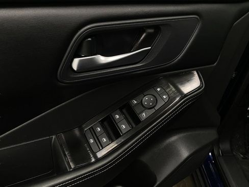 Certified 2025 Nissan Rogue SV AWD/4WD image 30