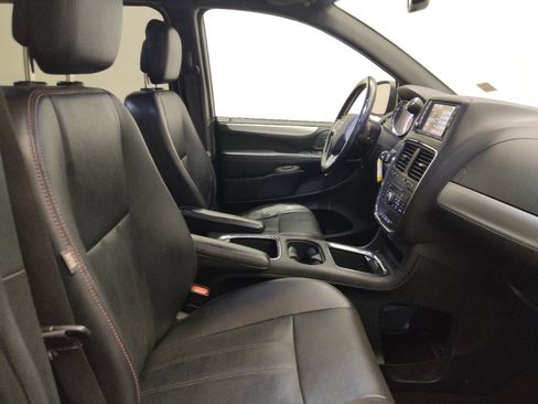 Used 2019 Dodge Grand Caravan GT FWD image 21