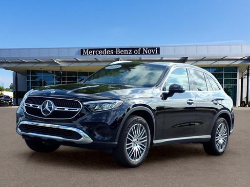 Used 2025 Mercedes-Benz GLC 300 4MATIC image 1