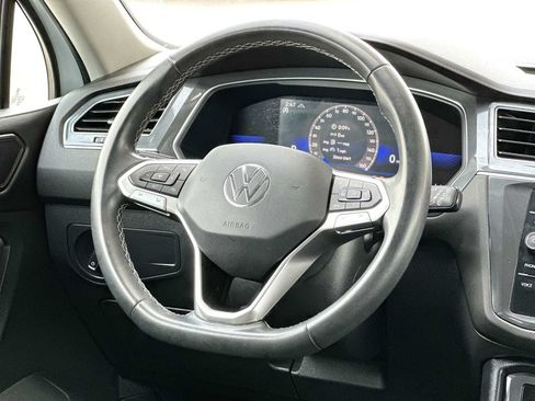Used 2022 Volkswagen Tiguan SE AWD/4WD image 27