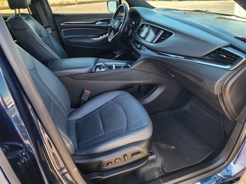 Used 2023 Buick Enclave Premium image 12