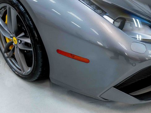 Used 2018 Ferrari 488 Spider image 19