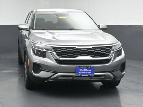 Used 2022 Kia Seltos LX AWD/4WD image 2