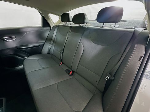 Used 2025 Kia K4 LXS image 27