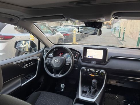 Used 2025 Toyota RAV4 XLE w/ Convenience Package image 36