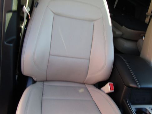 Used 2024 Ford Explorer Limited w/ Limited Technology Package image 28