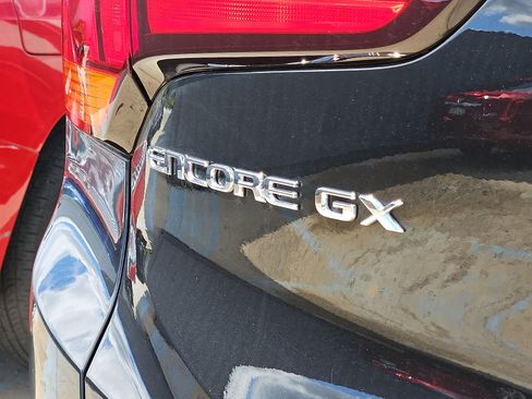 Used 2024 Buick Encore GX Preferred FWD image 11