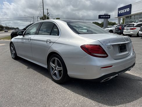 Used 2017 Mercedes-Benz E 300 4MATIC image 3
