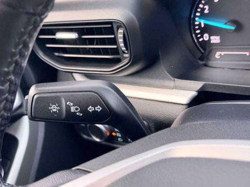 Used 2022 Ford Explorer XLT image 25