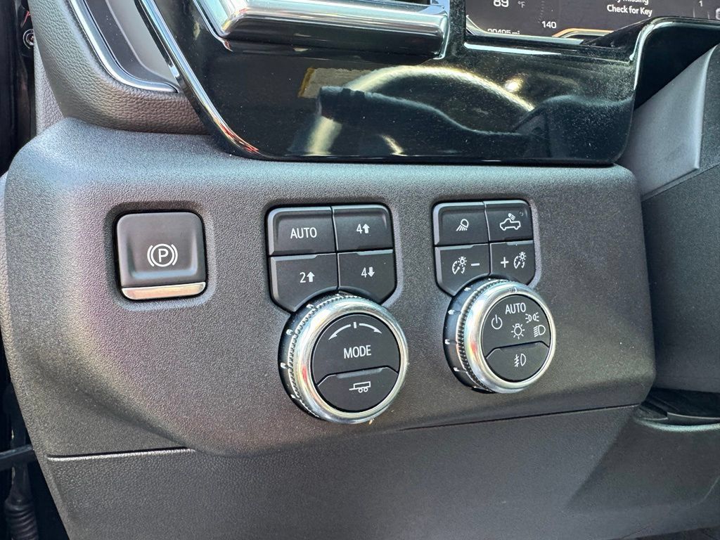 Certified 2025 GMC Sierra 1500 SLT w/ SLT Premium Plus Package AWD/4WD image 17