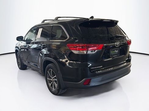 Used 2017 Toyota Highlander XLE AWD/4WD image 5