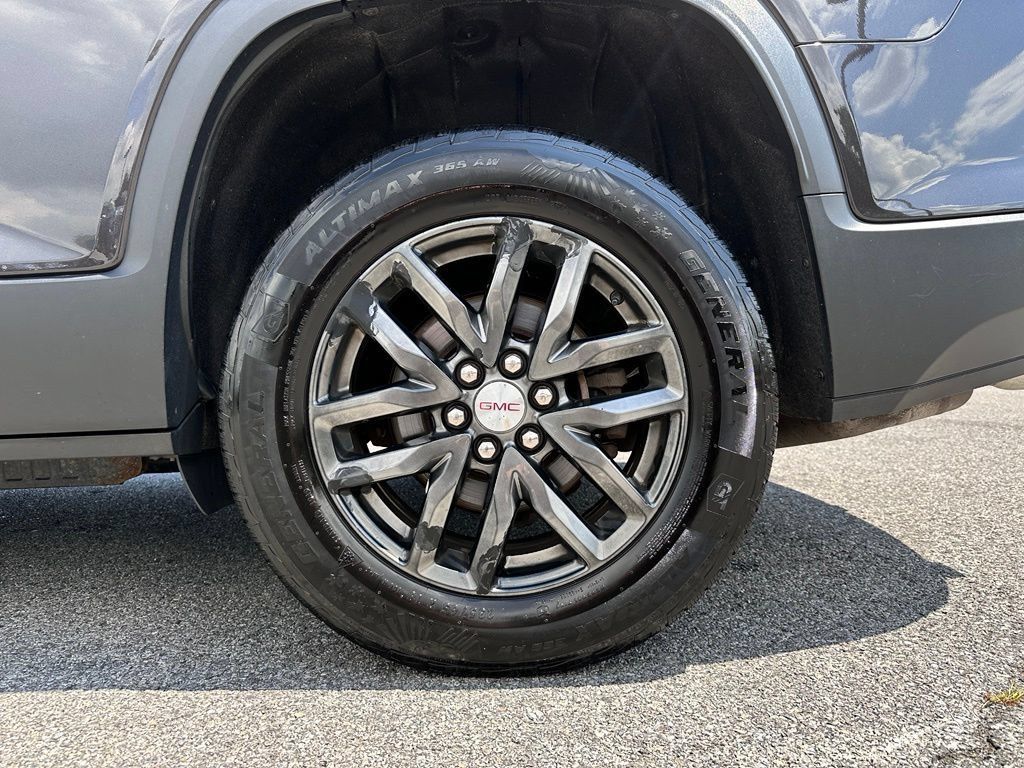 Certified 2019 GMC Acadia SLT w/ LPO, Floor Liner Package AWD/4WD image 45