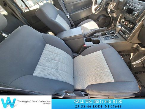 Used 2010 Jeep Liberty Sport w/ Popular Equipment Group AWD/4WD image 15