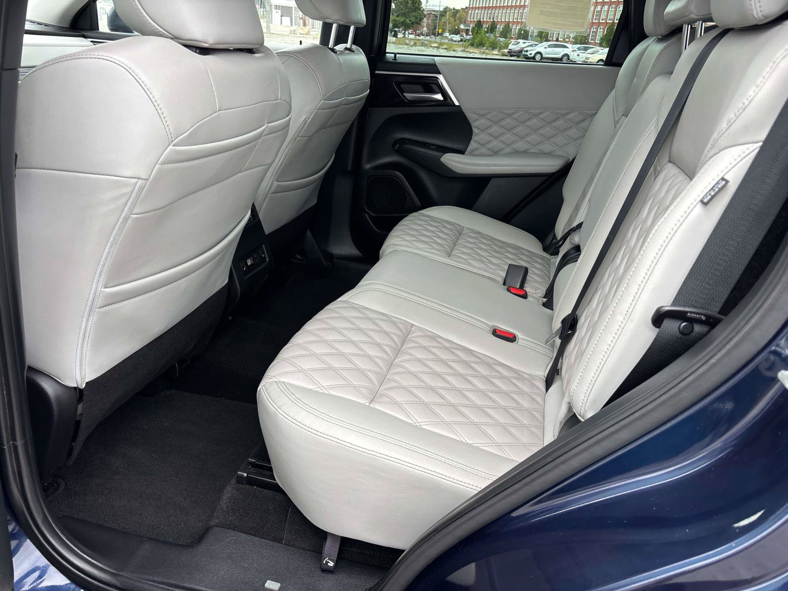 Used 2022 Mitsubishi Outlander SEL AWD/4WD image 11