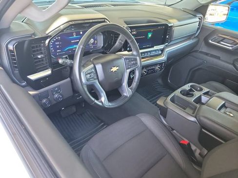 Used 2023 Chevrolet Silverado 1500 LT RWD image 6