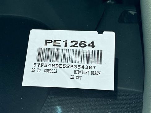 Used 2025 Toyota Corolla LE FWD image 29