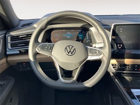 New 2026 Volkswagen Atlas Cross Sport SE image 12