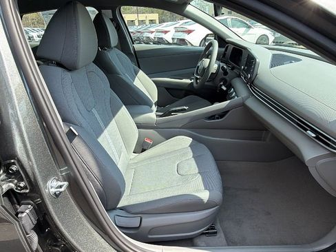 New 2026 Hyundai Elantra SE image 14