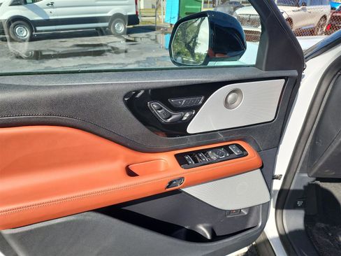 New 2025 Lincoln Aviator Reserve w/ Luxury Package image 10