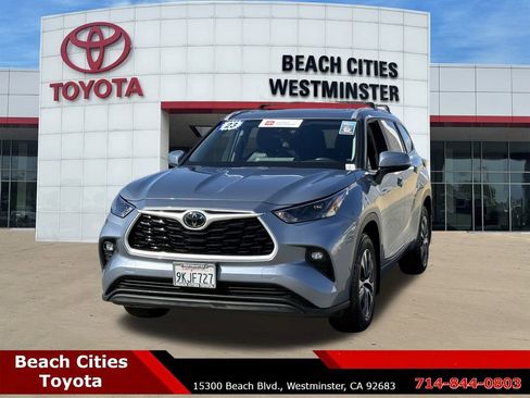 Certified 2023 Toyota Highlander XLE image 5