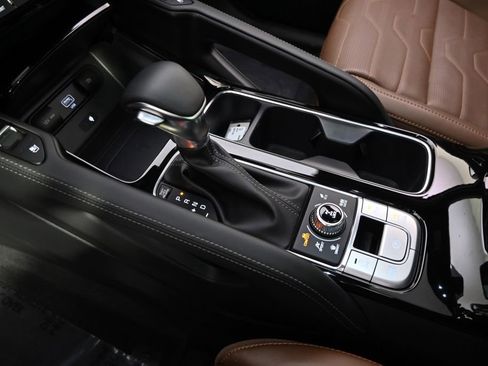 Used 2022 Kia Telluride SX w/ SX Prestige Package image 34