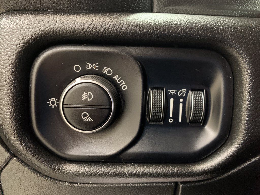 Used 2025 RAM 1500 Big Horn AWD/4WD image 23