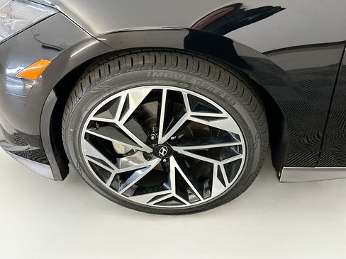 Used 2023 Hyundai Ioniq 6 SEL image 11