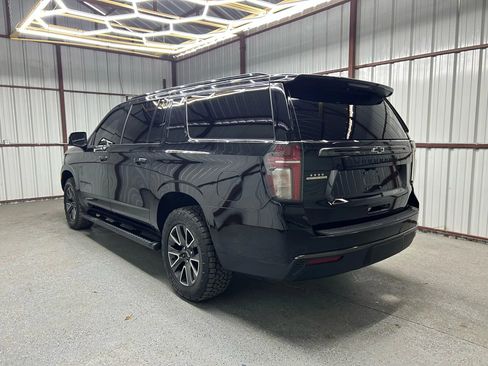 Used 2021 Chevrolet Suburban Z71 w/ Luxury Package image 4