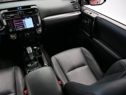 Used 2024 Toyota 4Runner TRD Off-Road Premium image 19