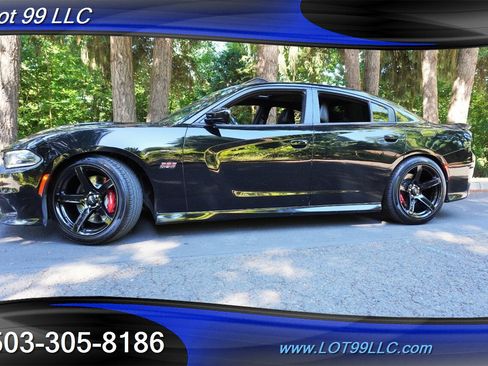 Used 2017 Dodge Charger SRT RWD image 5