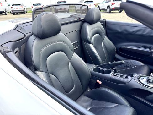 Used 2011 Audi R8 V10 w/ Enhanced Leather Pkg AWD/4WD image 23
