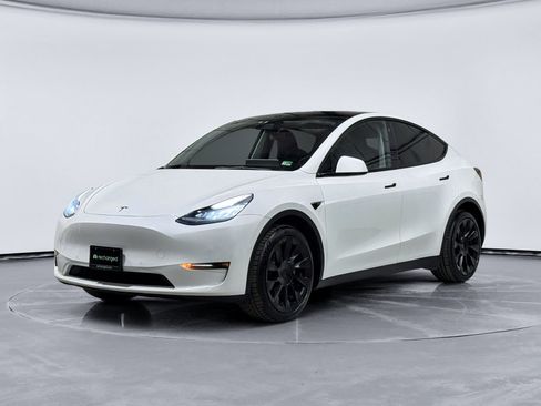 Used 2021 Tesla Model Y Long Range AWD/4WD image 1