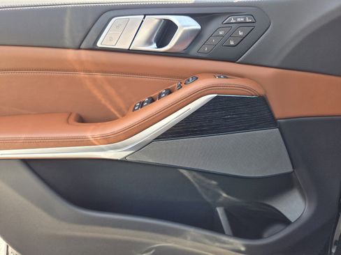 New 2026 BMW X7 M60i image 21