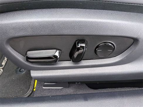 Certified 2025 Lexus ES 300h w/ Premium Package image 19