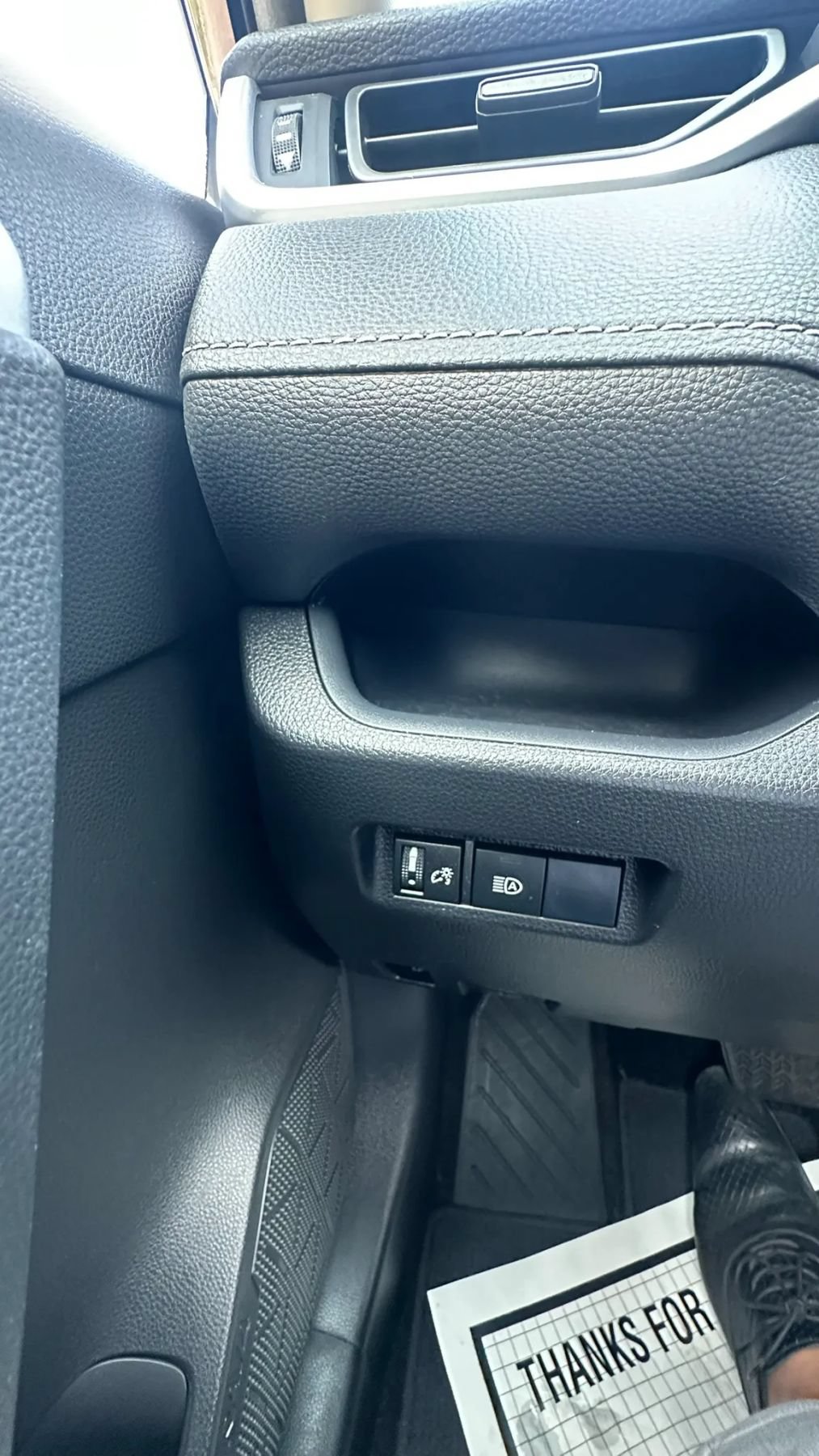 Used 2020 Toyota RAV4 LE AWD/4WD image 13
