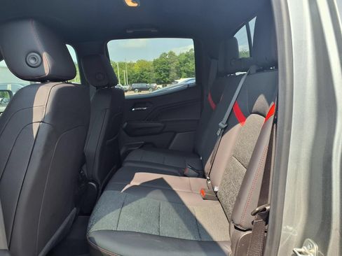 Used 2024 Chevrolet Colorado Z71 w/ Z71 Convenience Package 2 AWD/4WD image 18
