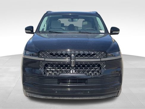 New 2026 Lincoln Navigator Reserve w/ Jet Appearance Package AWD/4WD image 8